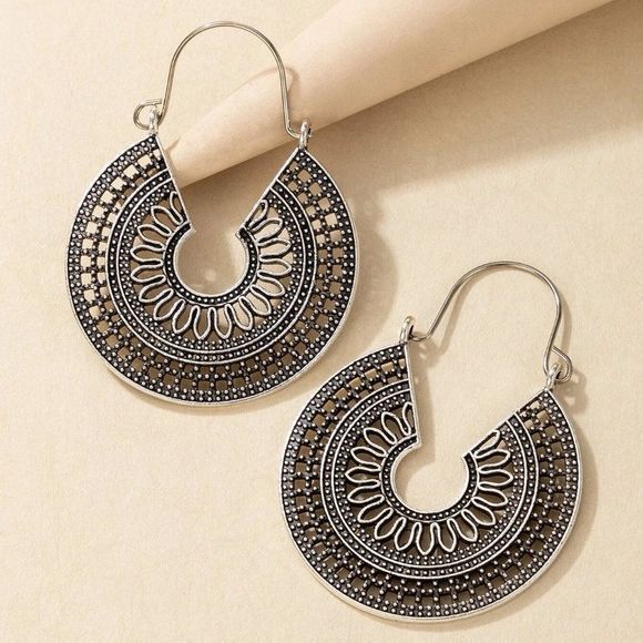 5/$25 Antique Silver Color Round Statement Earrings - Picture 3 of 5
